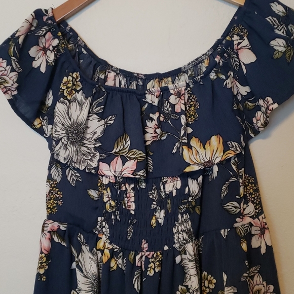 Off Shoulder Dress - Picture 3 of 4